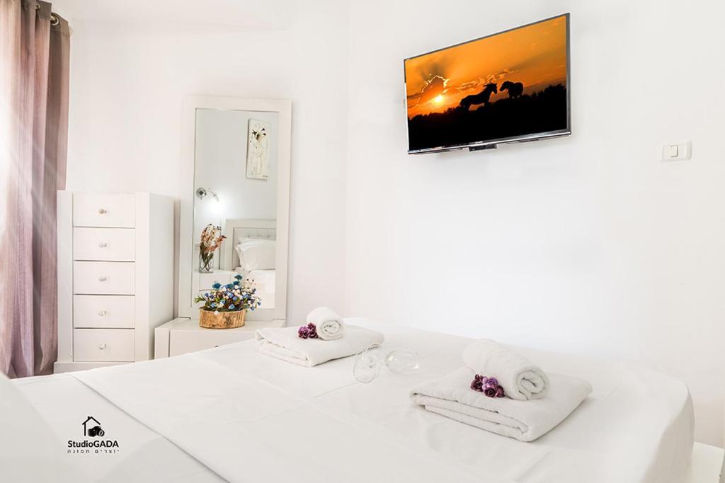 Kings & Queens By The Lake Apartment Tiberias Ngoại thất bức ảnh