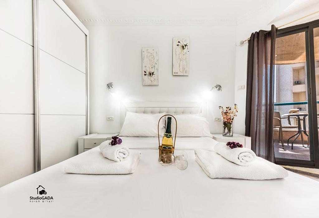 Kings & Queens By The Lake Apartment Tiberias Ngoại thất bức ảnh