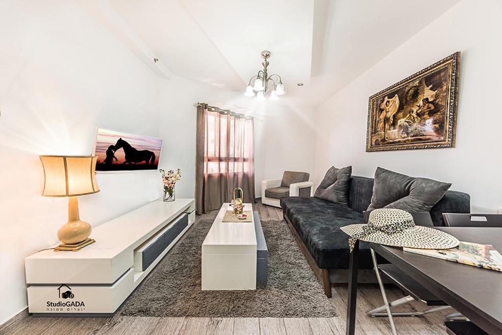 Kings & Queens By The Lake Apartment Tiberias Ngoại thất bức ảnh